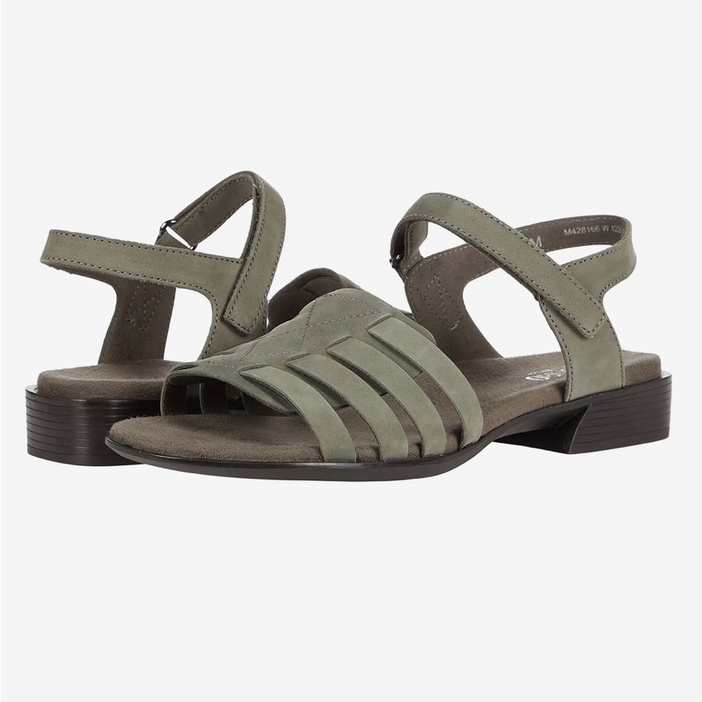 Mundo Haven Sandals (New Without Tags)